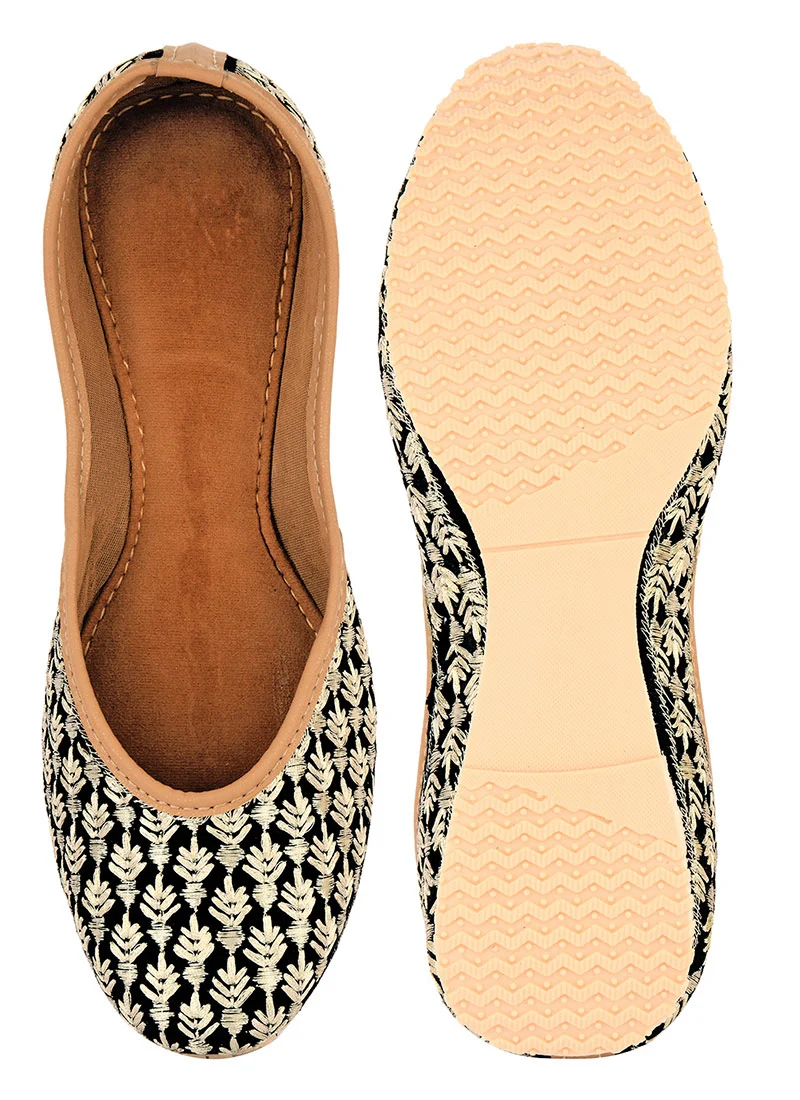 Black Zari Embroidered Juti